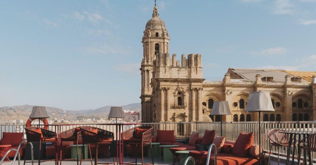 Catalonia compra el hotel Molina Lario en Málaga, su tercero