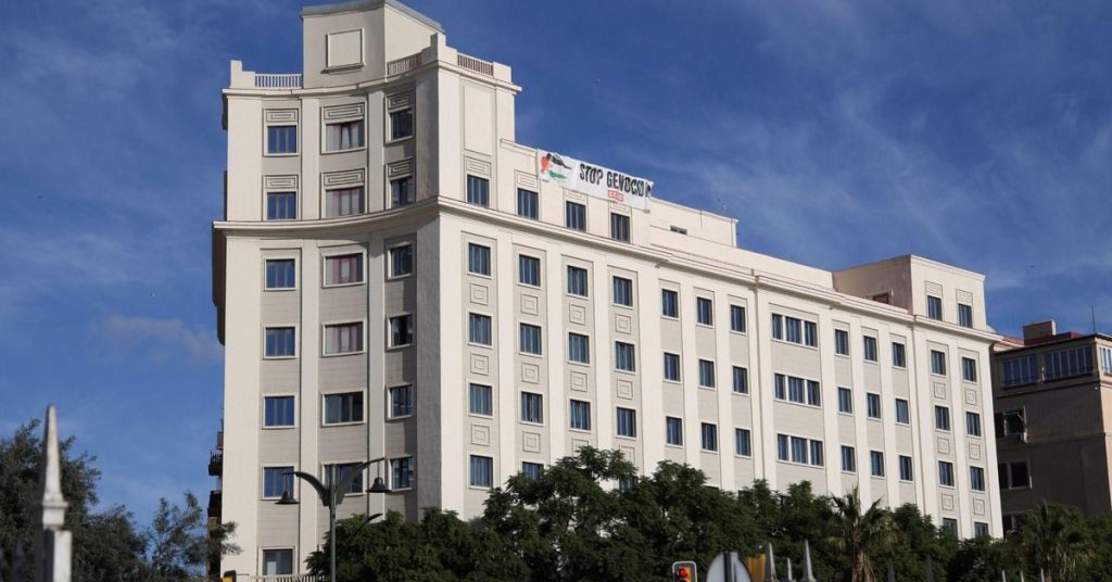 La Junta de Andalucía reubica a trabajadores en Málaga por fallos de seguridad en un edificio público